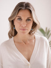 Cargar imagen en el visor de la galería, PENDIENTES CIRA AZUL ORO