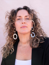 Cargar imagen en el visor de la galería, PENDIENTES IVANA PLATA