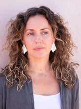 Cargar imagen en el visor de la galería, PENDIENTES MARCELA PLATA