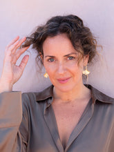 Cargar imagen en el visor de la galería, PENDIENTES GRETA ORO