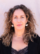 Cargar imagen en el visor de la galería, PENDIENTES GRETA PLATA