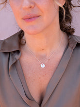 Cargar imagen en el visor de la galería, COLLAR SABINA ROJO PLATA