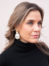 Cargar imagen en el visor de la galería, PENDIENTES CORO LAGRIMA