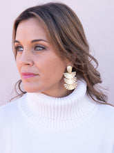 Cargar imagen en el visor de la galería, PENDIENTES SELENA ORO
