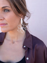 Cargar imagen en el visor de la galería, PENDIENTES SALMA PLATA