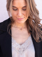 Cargar imagen en el visor de la galería, COLLAR CAMELIA