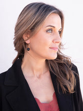 Cargar imagen en el visor de la galería, PENDIENTES CIRA ONIX NEGRO PLATA