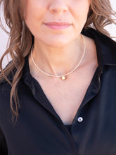 Cargar imagen en el visor de la galería, COLLAR ENARA BEIG ORO