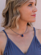 Cargar imagen en el visor de la galería, COLLAR FILIPA LAPISLÁZULI