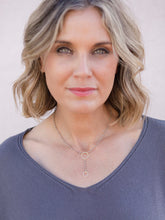 Cargar imagen en el visor de la galería, COLLAR CLAUDIA GRIS