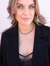 Cargar imagen en el visor de la galería, COLLAR GURE NEGRO Y AZUL