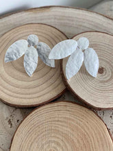 Cargar imagen en el visor de la galería, PENDIENTES LUCRECIA PLATA