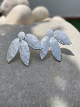 Cargar imagen en el visor de la galería, PENDIENTES LUCRECIA PLATA