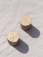 Cargar imagen en el visor de la galería, Collar oro media luna 13x15mm oro mate con cadena sencilla 0,7mm bañada en oro y 37cm de largo con extensión para poder colocar a diferentes medidas.