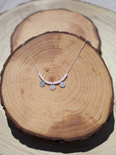 Cargar imagen en el visor de la galería, Collar de monedas turcas en plata mate de 10x7mm y cristal rosa palo de 2mm con cadena sencilla 0,7mm de latón bañada en Plata y largo de 37 cm con extensión para colocar a diferentes medidas.