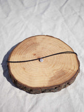 Cargar imagen en el visor de la galería, Collar de rocalla negra y moneda turca 10x7mm Plata mate. CADENA: cuentas de rocalla negra. LARGO: 37 cm con extensión para poder colocar a diferentes medidas.