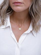 Cargar imagen en el visor de la galería, COLLAR SABINA VERDE MAR ORO