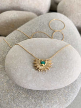 Cargar imagen en el visor de la galería, Collar oro medio sol de 15x7mm con bolita de cristal verde mar 2mm y cadena sencilla de 0,7mm bañada en oro y un largo de 37cm con extensión.