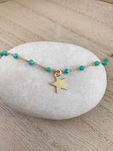 Cargar imagen en el visor de la galería, Collar oro estrella rosario, estrella oro mate de 8mm con cadena de rosario en turquesa de 37 cm de largo y extensión para poner a diferentes medidas.