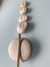 Cargar imagen en el visor de la galería, Collar oro tira martilleada, con cadena sencilla de 0,7mm bañada en oro y 41cm de largo y pieza central de tira martilleada de 62x3mm con extensión.