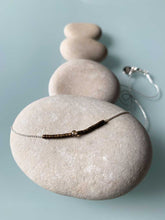 Cargar imagen en el visor de la galería, Collar plata cadena miyuki/marrón de 37cm de largo, cuentas de cristal japonés marrón y pieza central de cristal marrón facetado de 2mm, con extensión.