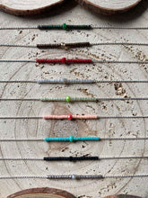 Cargar imagen en el visor de la galería, Collar plata cadena miyuki/turquesa de 37cm de largo, cuentas de cristal japonés turquesa y pieza central de cristal turquesa facetado de 2mm, con extensión.