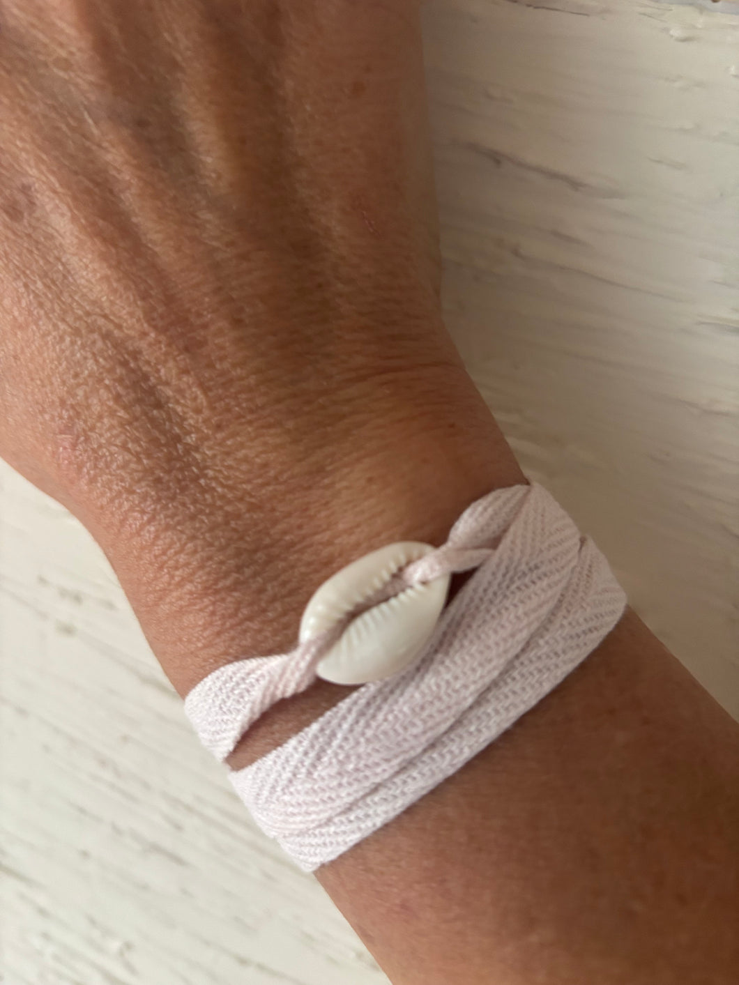PULSERA PASTORA ROSA CASI BLANCO