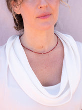 Cargar imagen en el visor de la galería, COLLAR MARGARITA GRANATE
