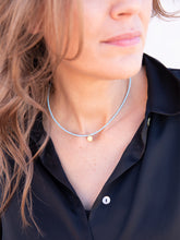 Cargar imagen en el visor de la galería, COLLAR ENARA AZUL PALIDO ORO
