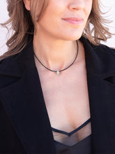 Cargar imagen en el visor de la galería, COLLAR GURE NEGRO Y AZUL
