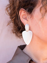 Cargar imagen en el visor de la galería, PENDIENTES RUTH PLATA
