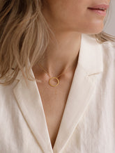 Cargar imagen en el visor de la galería, COLLAR LARA ORO
