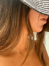 Cargar imagen en el visor de la galería, COLLAR RENATA NEGRO ORO
